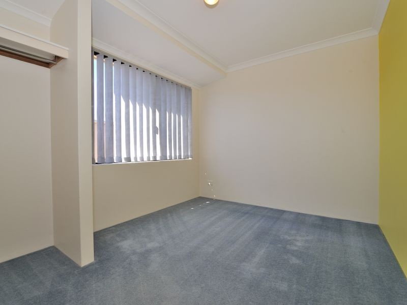 17 Mary Blair Way, Warnbro WA 6169