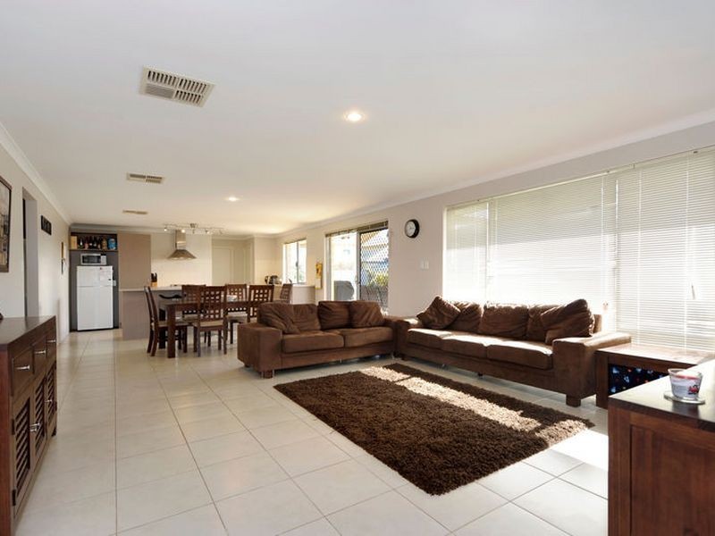 20 Amity Circuit, Shoalwater WA 6169