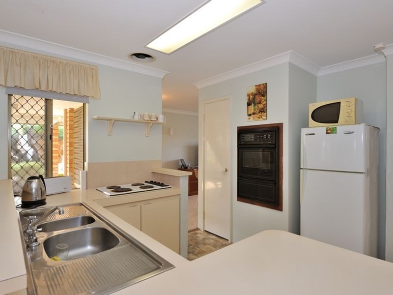 6 Acapulco Road, Safety Bay WA 6169