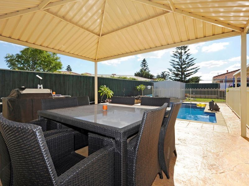13 Maratea Parade, Secret Harbour WA 6173