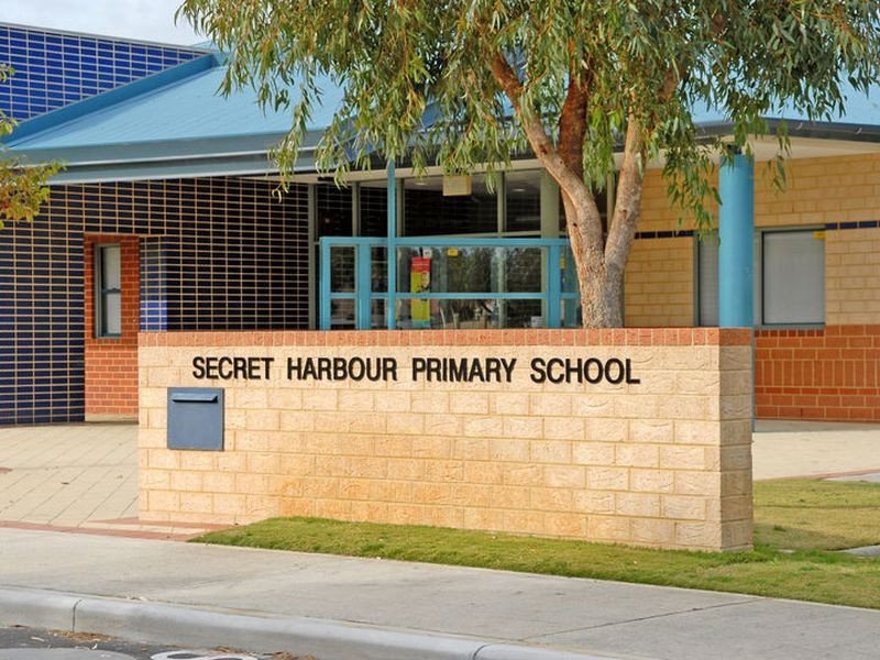 13 Maratea Parade, Secret Harbour WA 6173