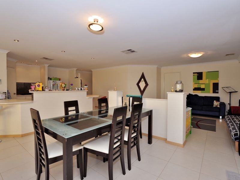 8 Chestnut Way, Baldivis WA 6171