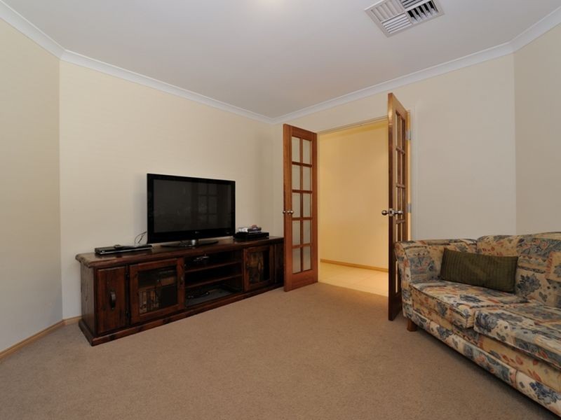 8 Chestnut Way, Baldivis WA 6171