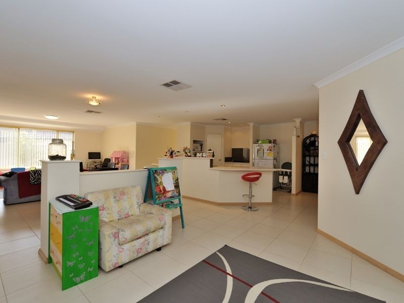 8 Chestnut Way, Baldivis WA 6171