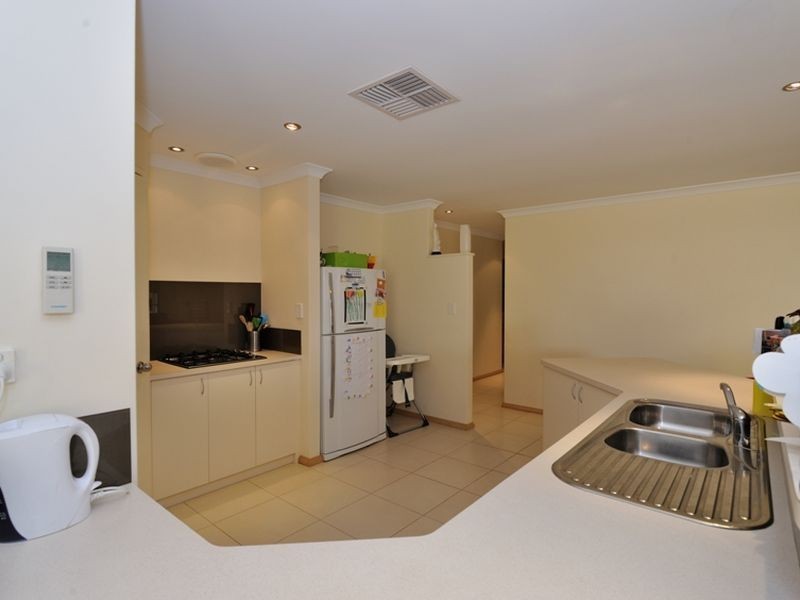 8 Chestnut Way, Baldivis WA 6171