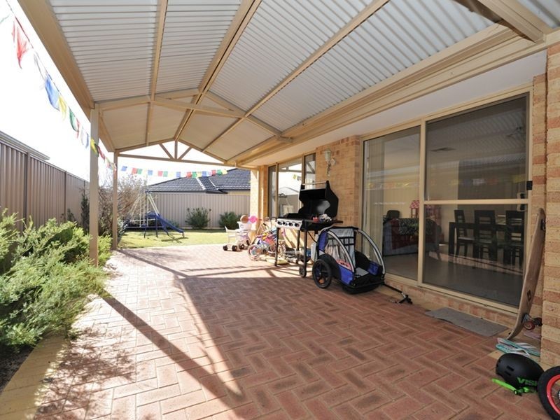 8 Chestnut Way, Baldivis WA 6171