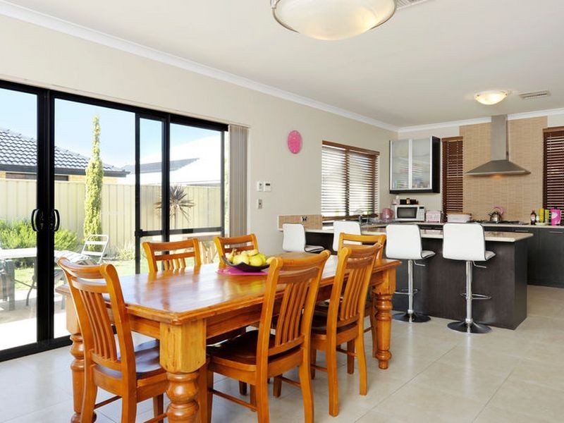 5 Merimbula Way, Secret Harbour WA 6173