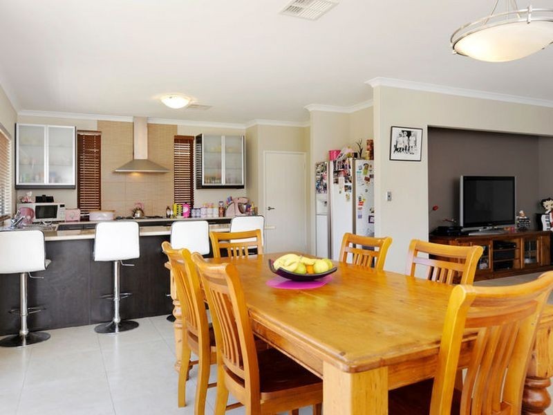 5 Merimbula Way, Secret Harbour WA 6173
