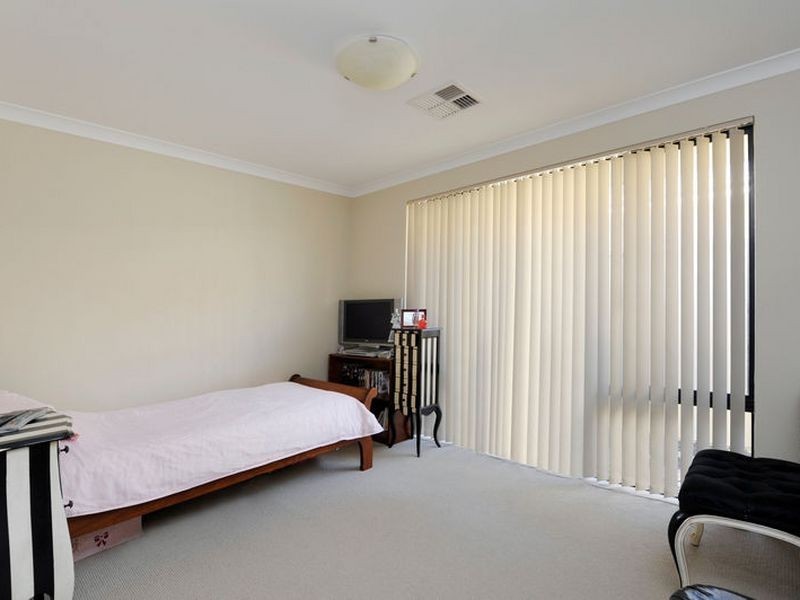 5 Merimbula Way, Secret Harbour WA 6173
