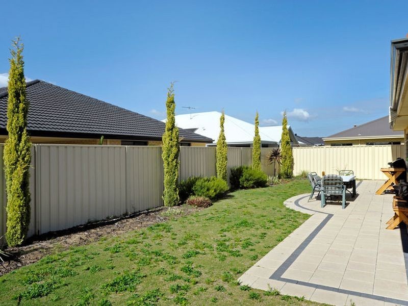 5 Merimbula Way, Secret Harbour WA 6173