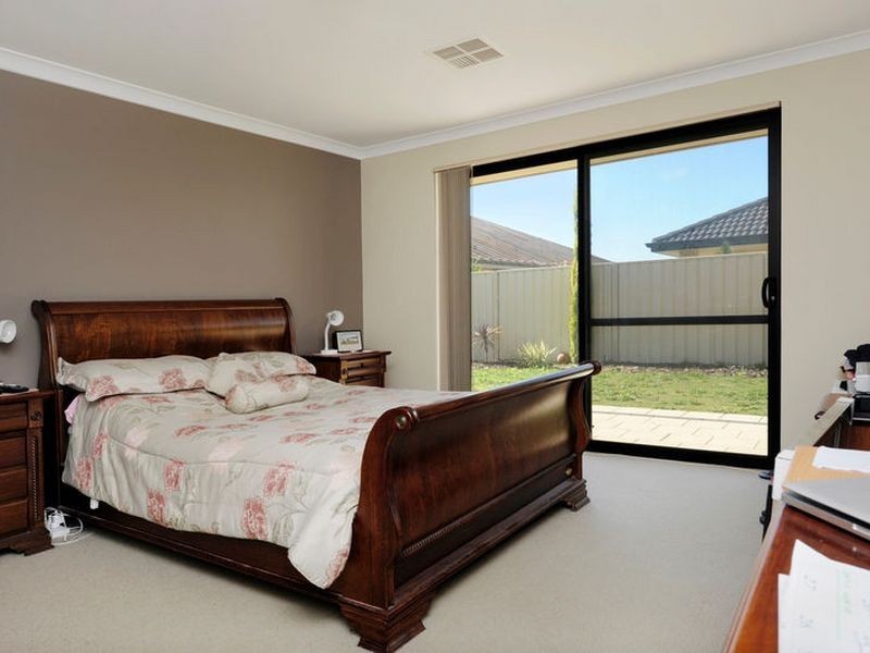 5 Merimbula Way, Secret Harbour WA 6173