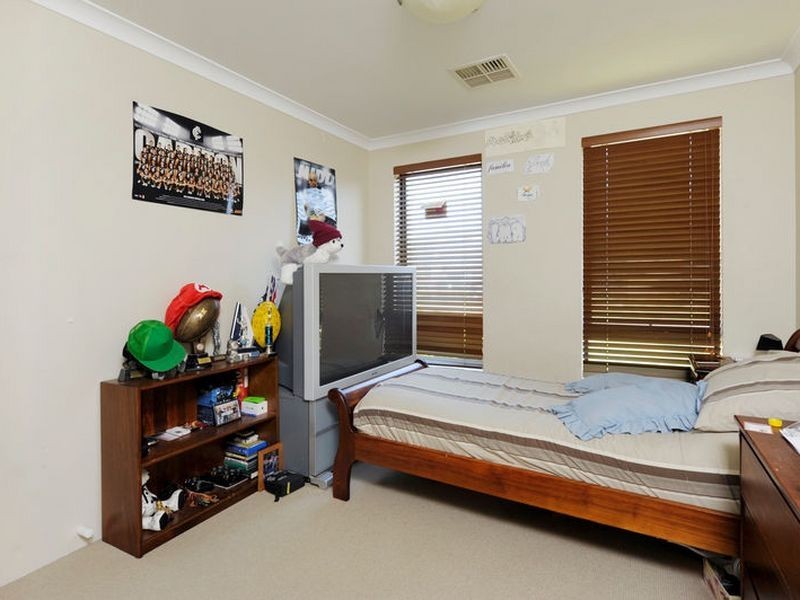 5 Merimbula Way, Secret Harbour WA 6173
