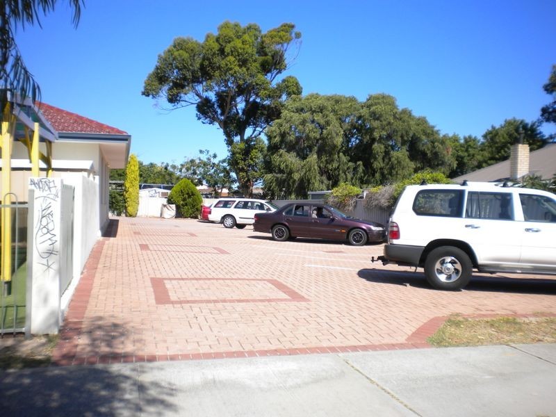 1 Waimea Road, Safety Bay WA 6169