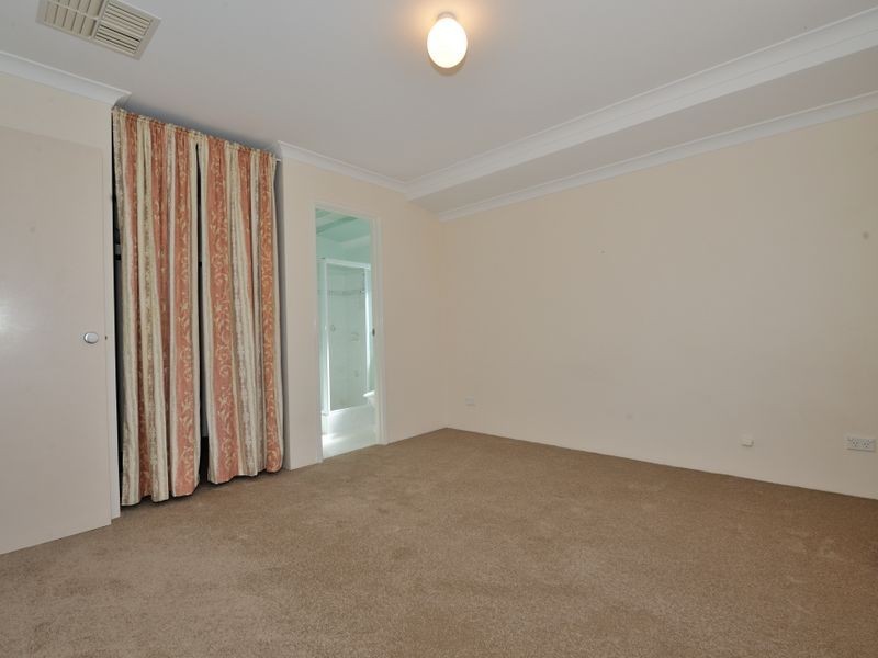 28 Rees Crescent, Rockingham WA 6168