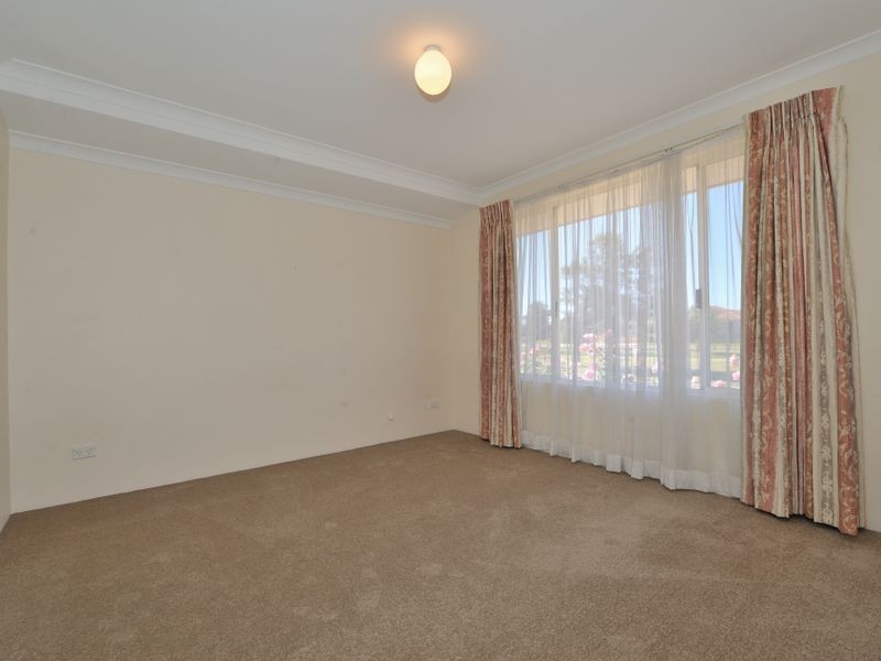 28 Rees Crescent, Rockingham WA 6168