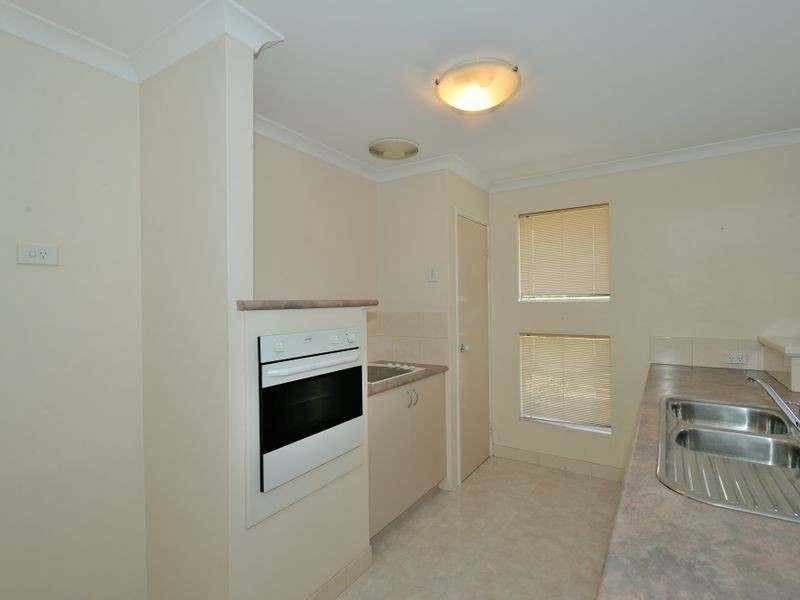 28 Rees Crescent, Rockingham WA 6168