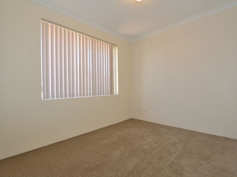 28 Rees Crescent, Rockingham WA 6168