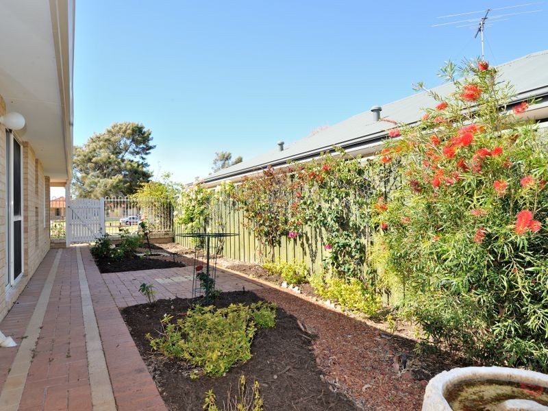 28 Rees Crescent, Rockingham WA 6168