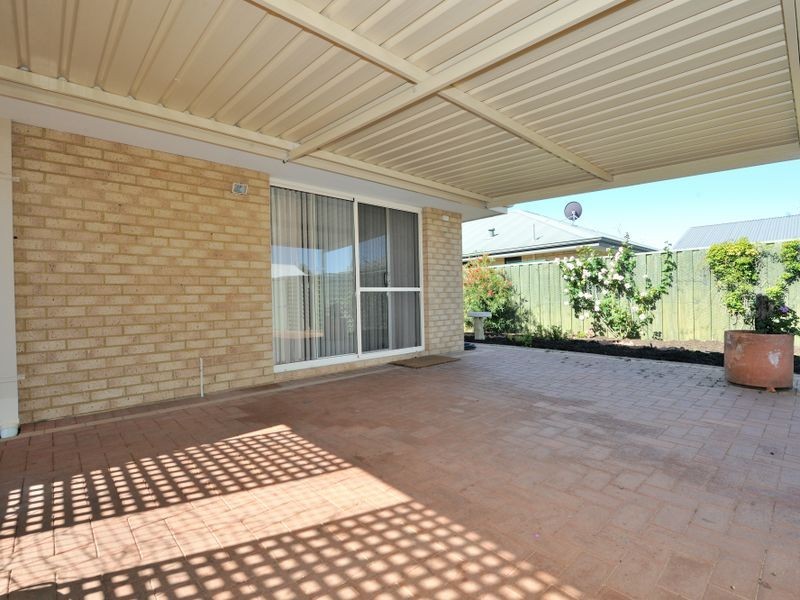 28 Rees Crescent, Rockingham WA 6168