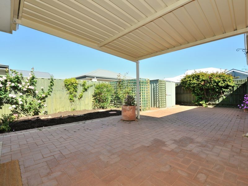 28 Rees Crescent, Rockingham WA 6168