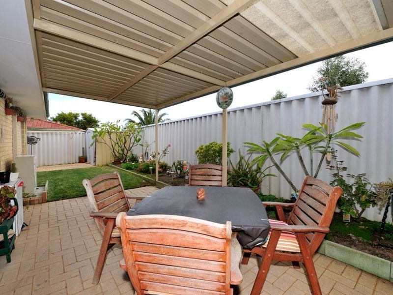 4/68 Bondi Cresent, Warnbro WA 6169