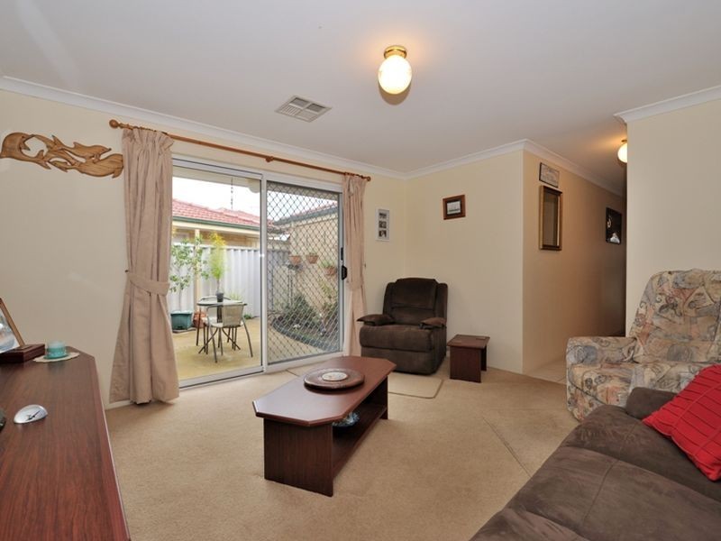 4/68 Bondi Cresent, Warnbro WA 6169