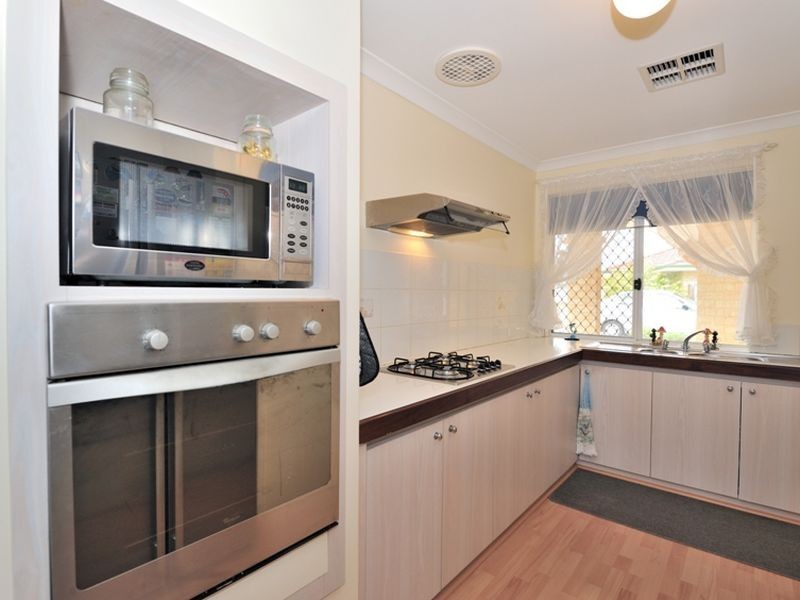 4/68 Bondi Cresent, Warnbro WA 6169