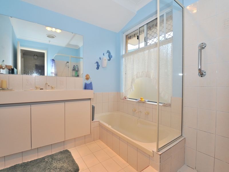 4/68 Bondi Cresent, Warnbro WA 6169