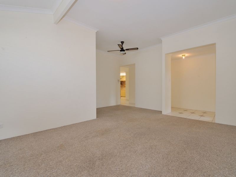 9 Lisbon Place, Warnbro WA 6169