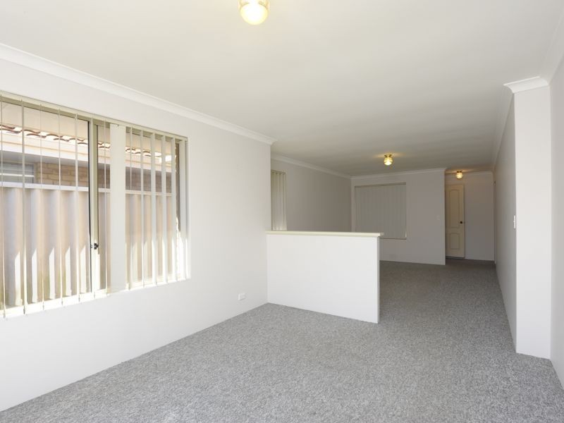 4/8 Dowling Street, Rockingham WA 6168