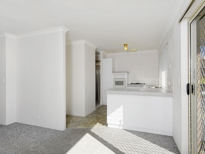 4/8 Dowling Street, Rockingham WA 6168