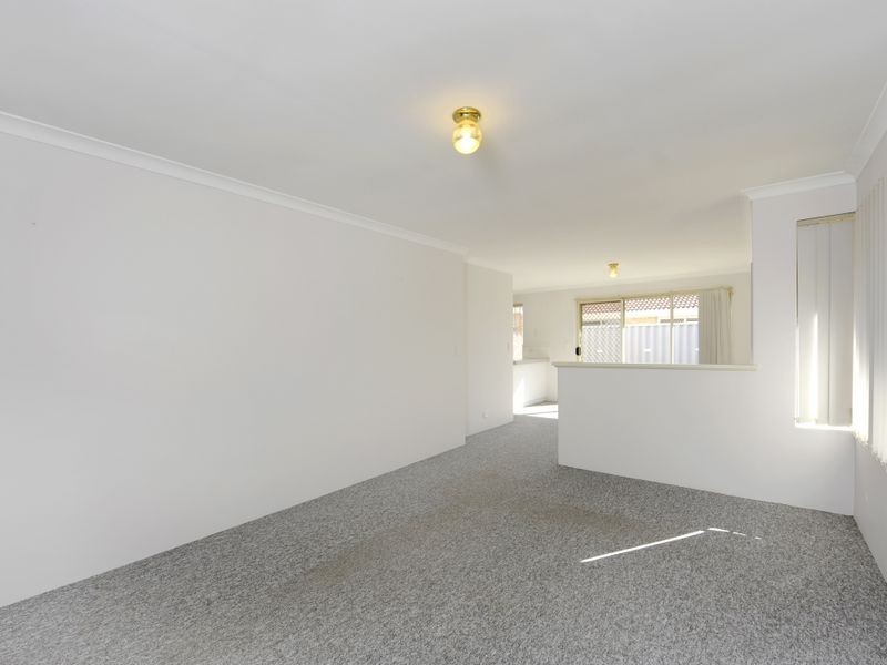 4/8 Dowling Street, Rockingham WA 6168