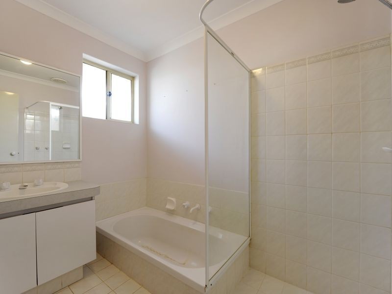 4/8 Dowling Street, Rockingham WA 6168