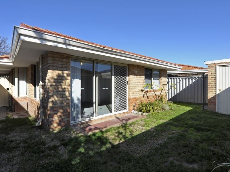 4/8 Dowling Street, Rockingham WA 6168