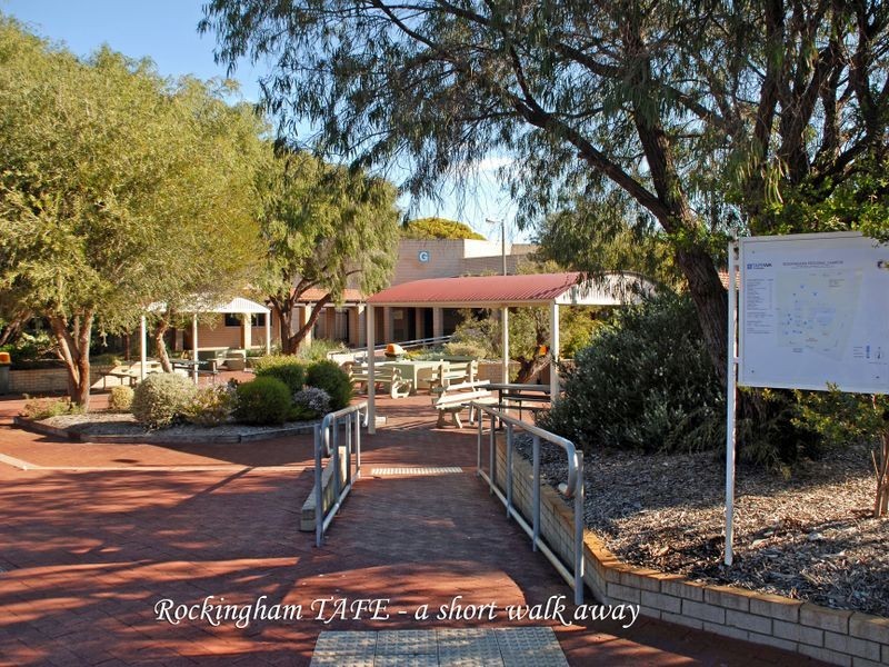 4/8 Dowling Street, Rockingham WA 6168