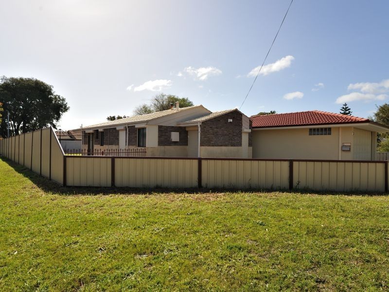 18 Hennessy Way, Rockingham WA 6168