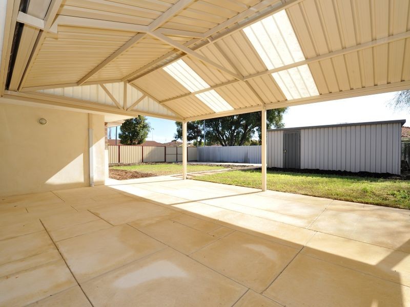 18 Hennessy Way, Rockingham WA 6168