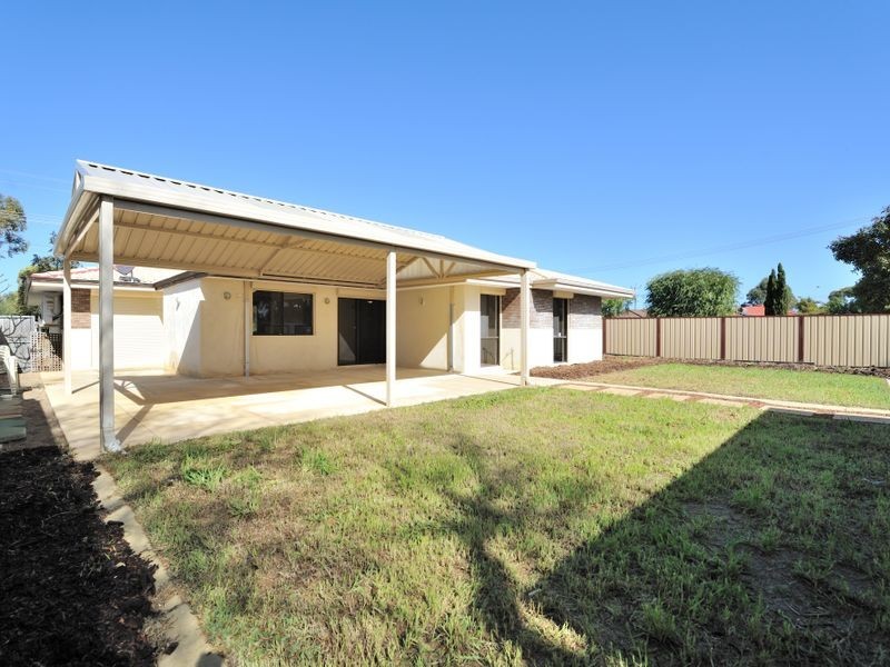 18 Hennessy Way, Rockingham WA 6168