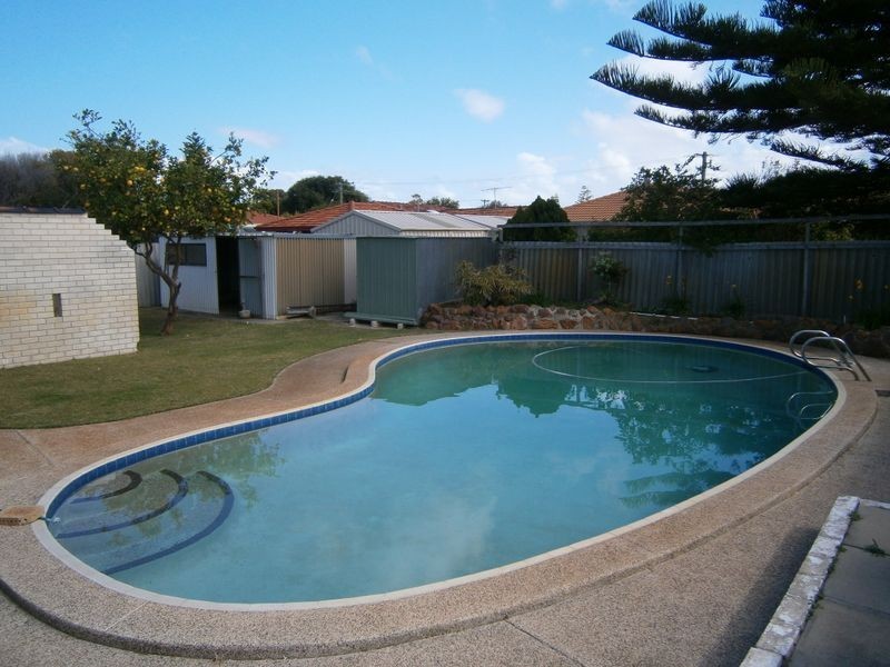 16 Seahaven Street, Safety Bay WA 6169