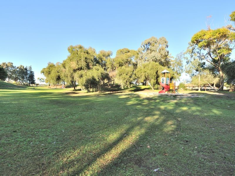 16 Noonan Road, Cooloongup WA 6168