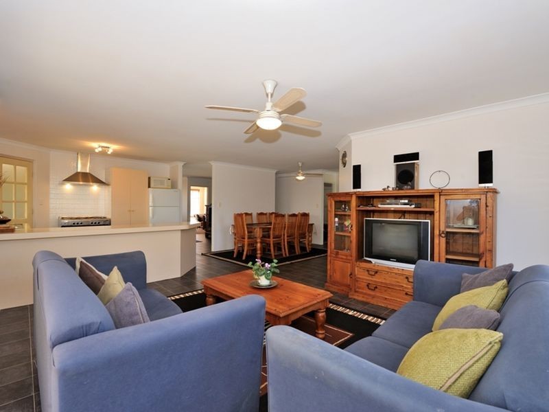 7 Senegal Grove, Warnbro WA 6169