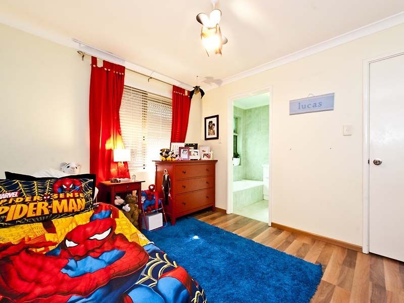 11 Cork Place, Warnbro WA 6169