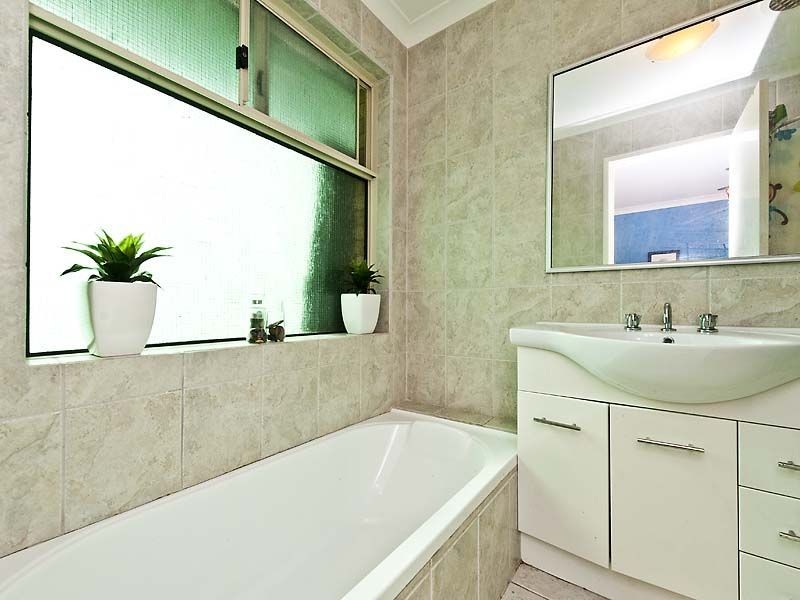 11 Cork Place, Warnbro WA 6169