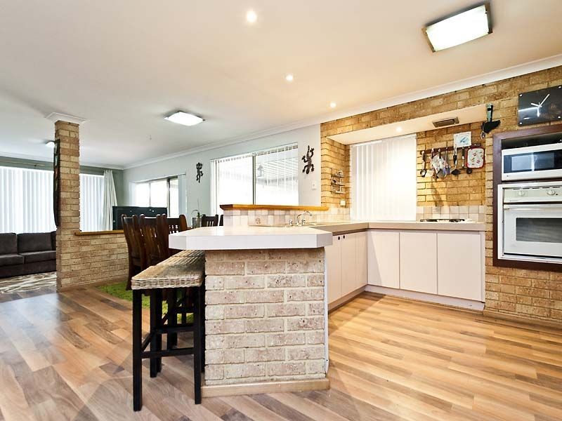 11 Cork Place, Warnbro WA 6169
