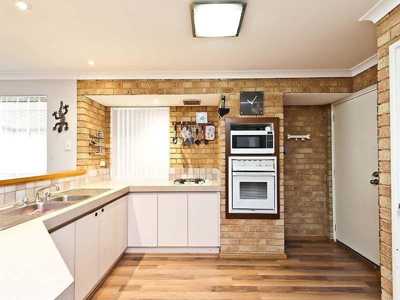 11 Cork Place, Warnbro WA 6169