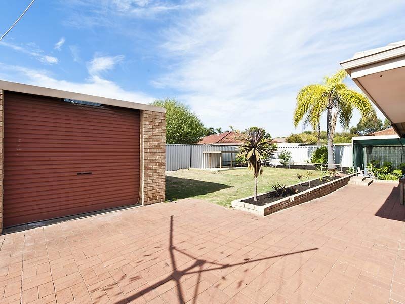 11 Cork Place, Warnbro WA 6169
