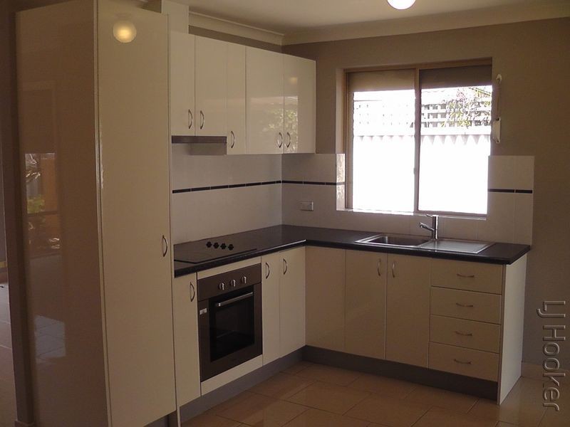 2/10 Meadow Court, Cooloongup WA 6168