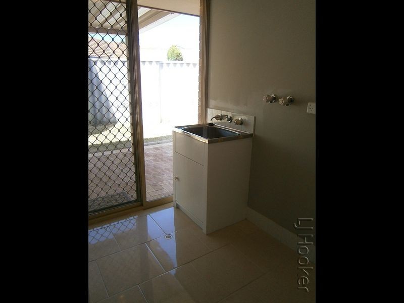 2/10 Meadow Court, Cooloongup WA 6168