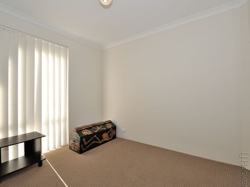 8 Bingarra Close, Port Kennedy WA 6172
