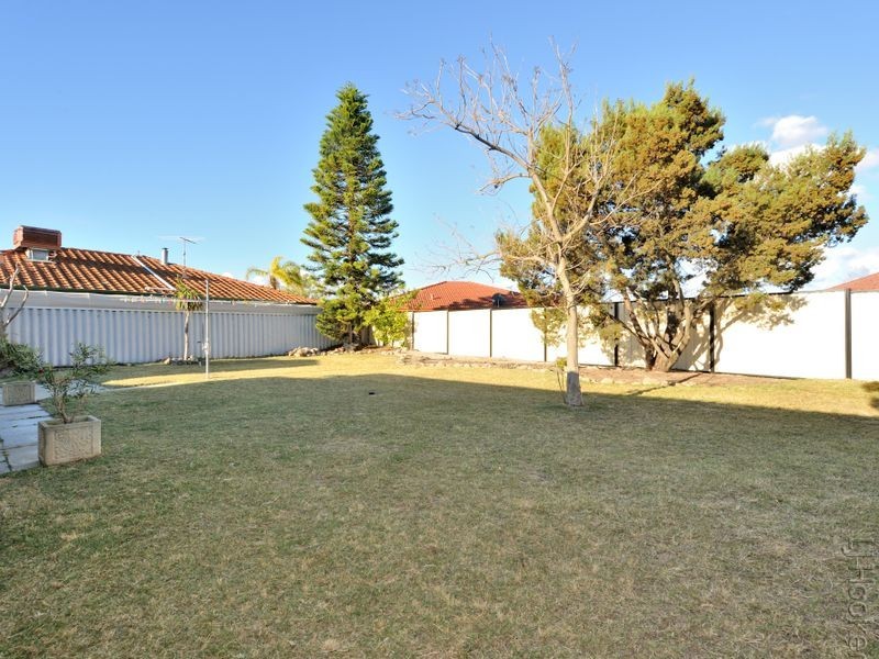 8 Bingarra Close, Port Kennedy WA 6172